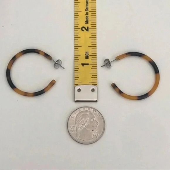 Light & Dark Brown Tortie Circle Hoop Acrylic Resin Earrings NWT - Picture 4 of 4